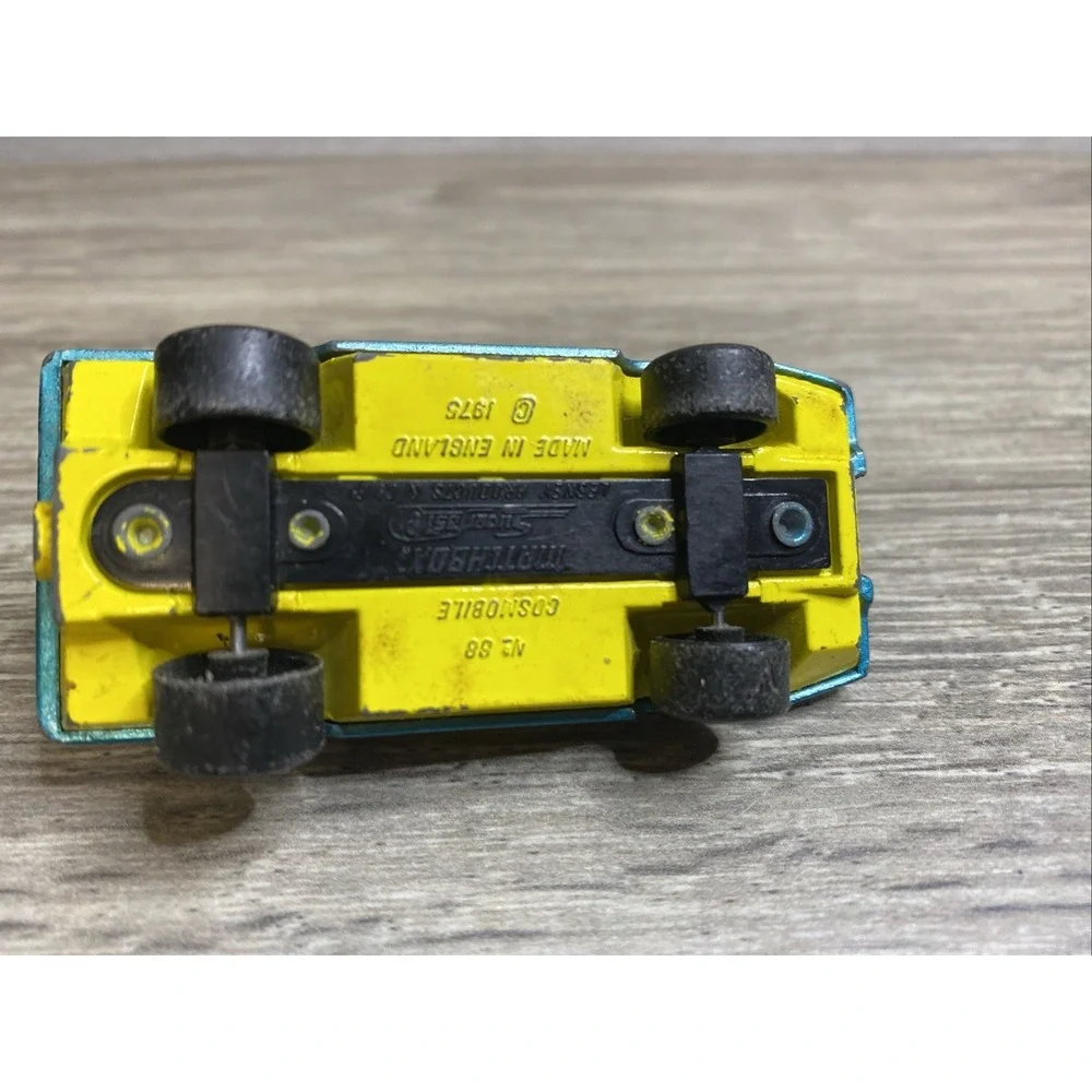 1975‎ MATCHBOX SUPERFAST #68 COSMOBILE CHROME HEADLIGHTS